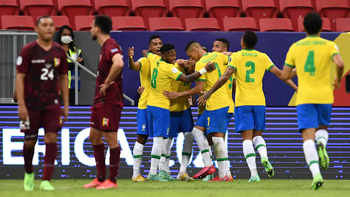 Ausência do suspenso Neymar fez Tite repensar ataque da seleção brasileira 